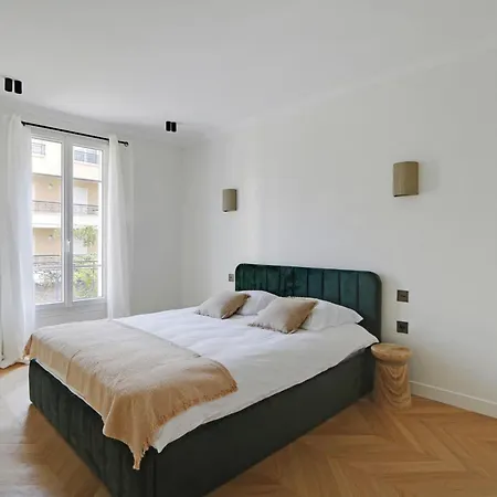 Vincennes Luxury Flat L005 *