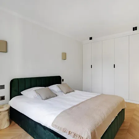 Vincennes Luxury Flat L005 *