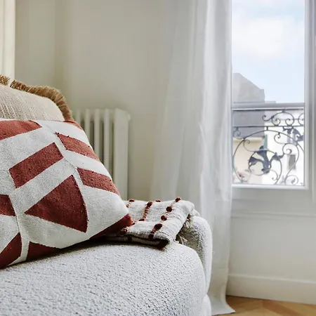 Vincennes Luxury Flat L005 דירה *