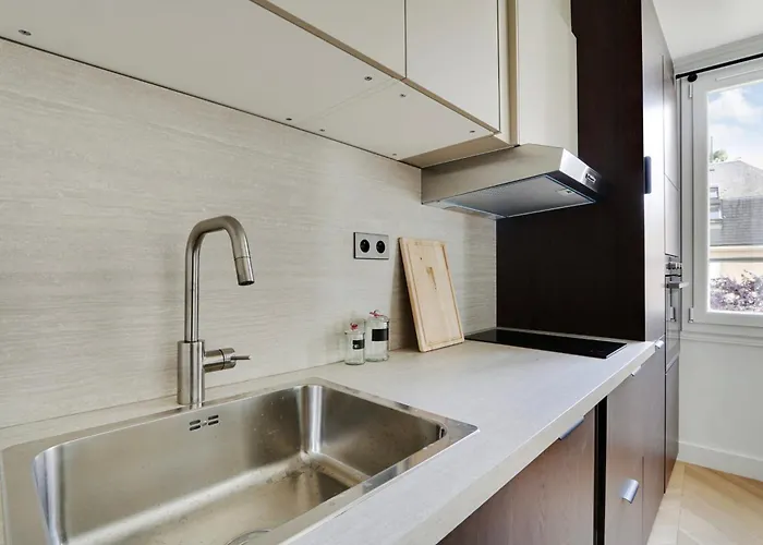 Vincennes Luxury Flat L005