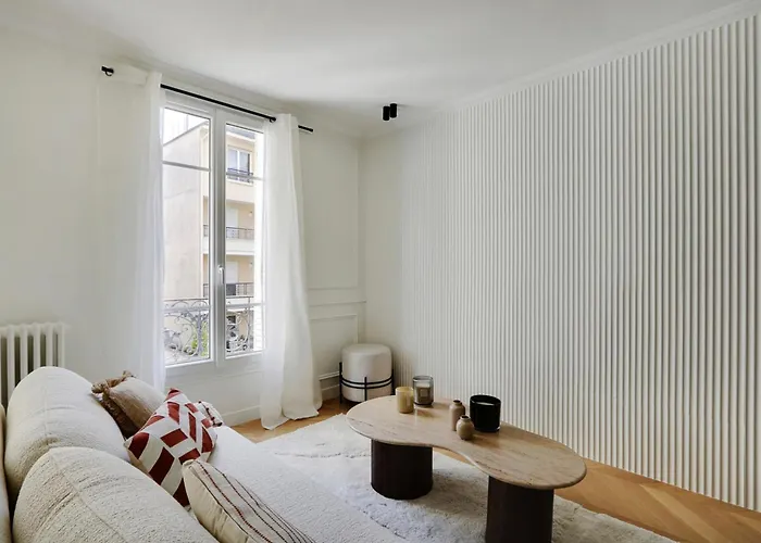Vincennes Luxury Flat L005 * Vincennes